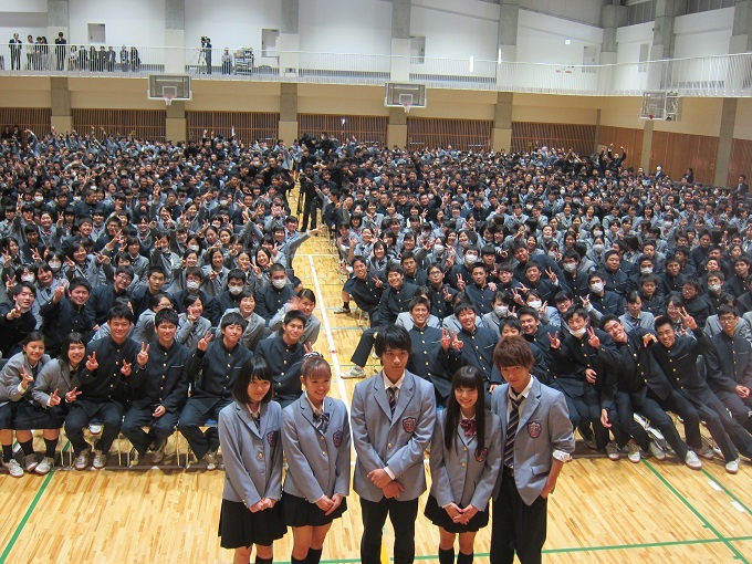 映画『イタズラなkiss』舞台挨拶であのイケメン俳優たちが博多高等学校 